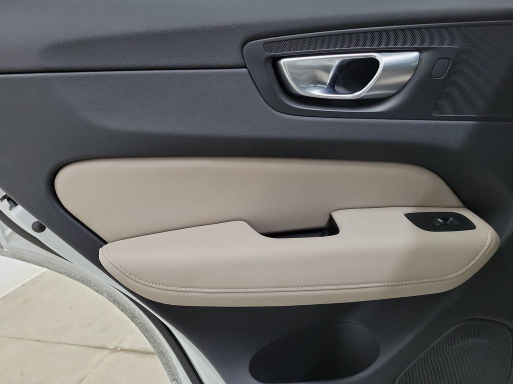 2026 Volvo XC60 B5 Core