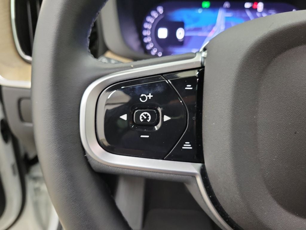 2026 Volvo XC60 B5 Core