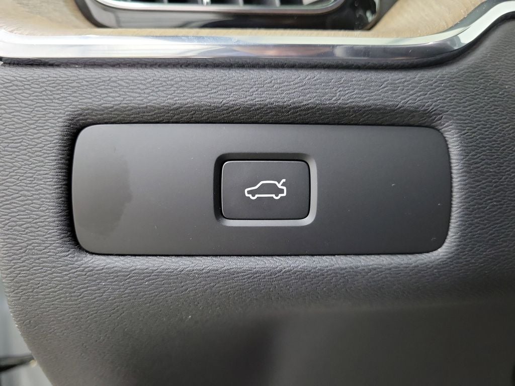 2026 Volvo XC60 B5 Core