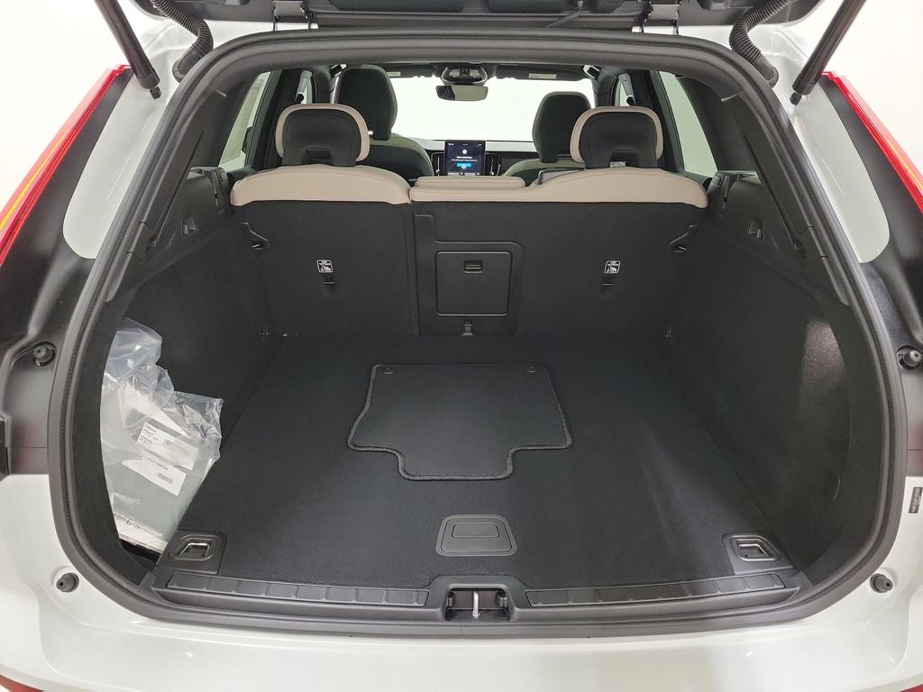 2026 Volvo XC60 B5 Core