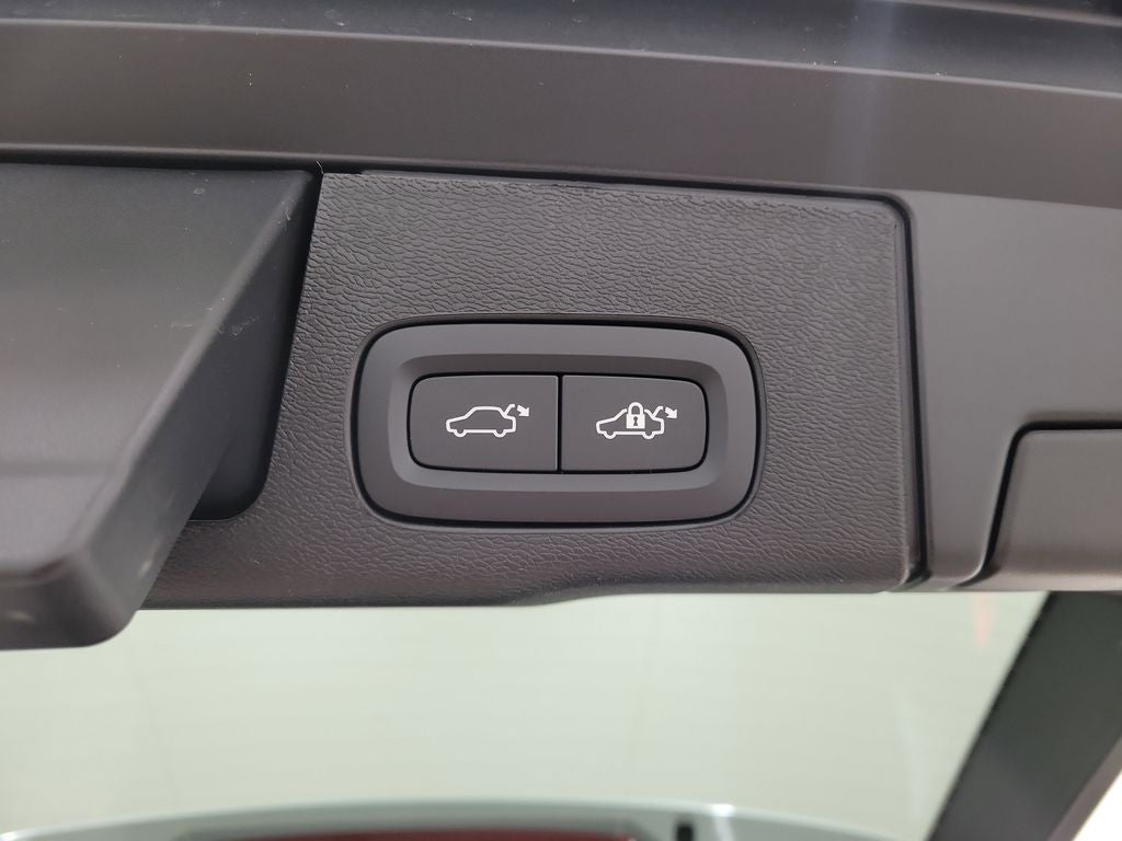 2026 Volvo XC60 B5 Core