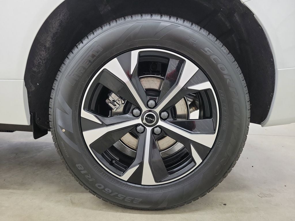 2026 Volvo XC60 B5 Core