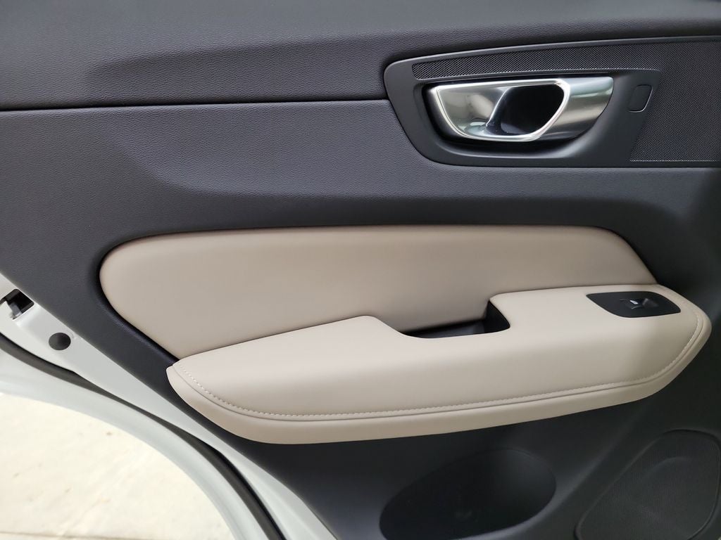 2026 Volvo XC60 B5 Core