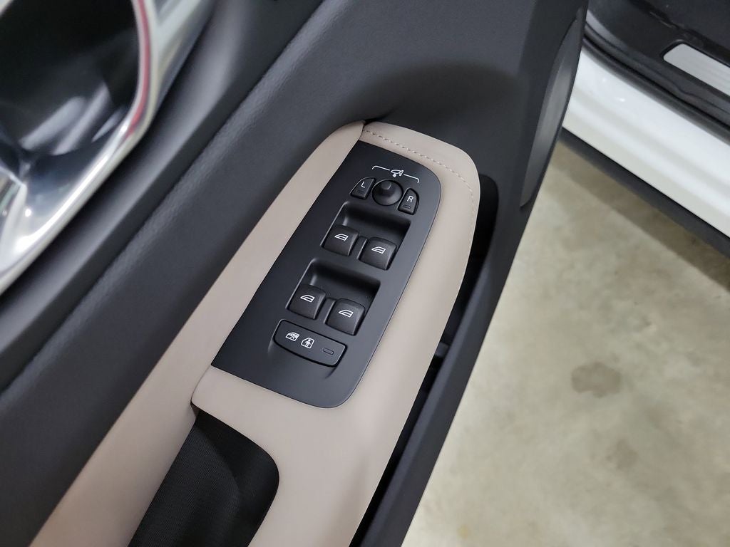 2026 Volvo XC60 B5 Core