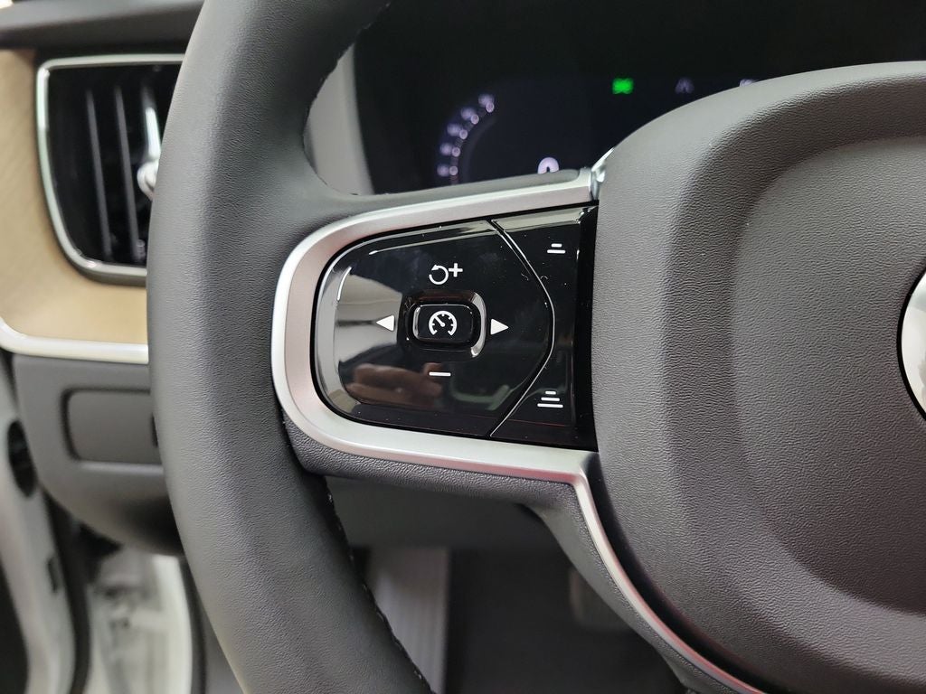 2026 Volvo XC60 B5 Core