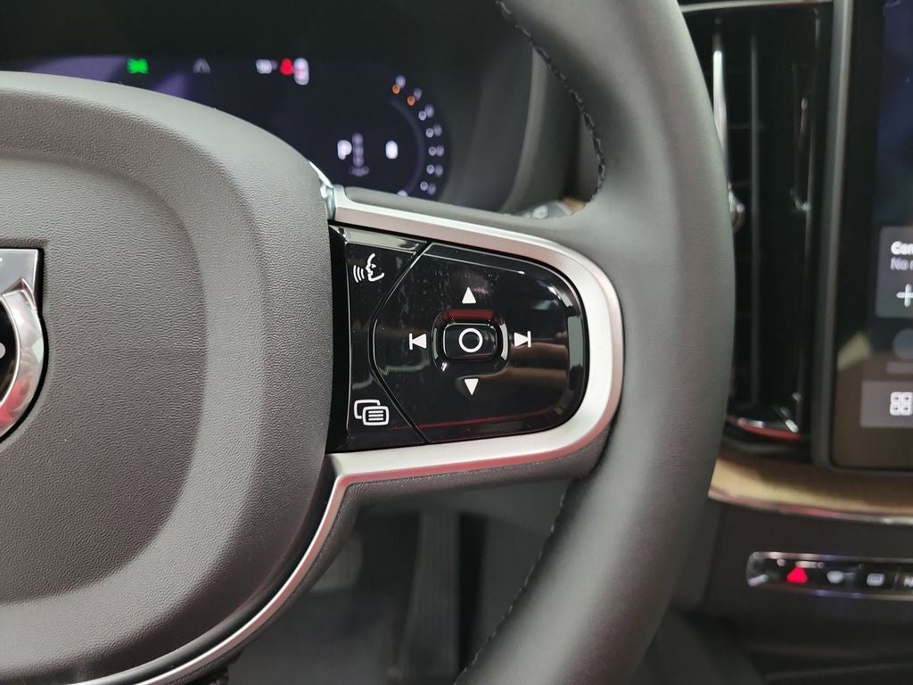 2026 Volvo XC60 B5 Core