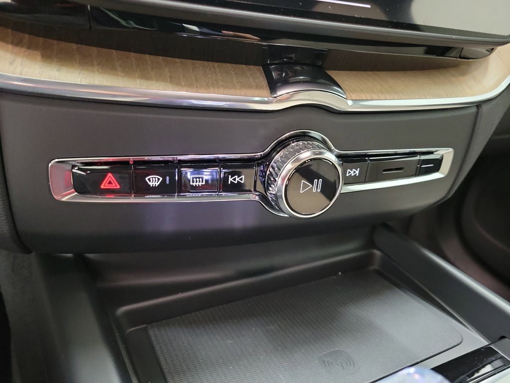 2026 Volvo XC60 B5 Core