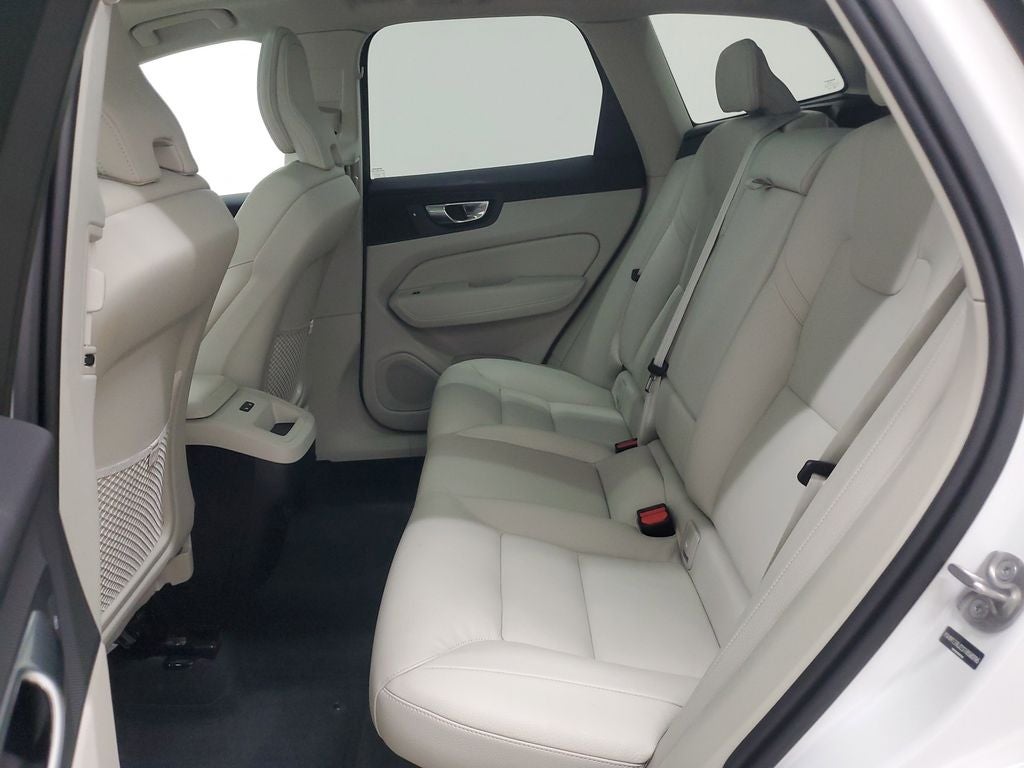 2025 Volvo XC60 B5 Core