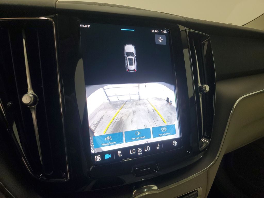 2025 Volvo XC60 B5 Core