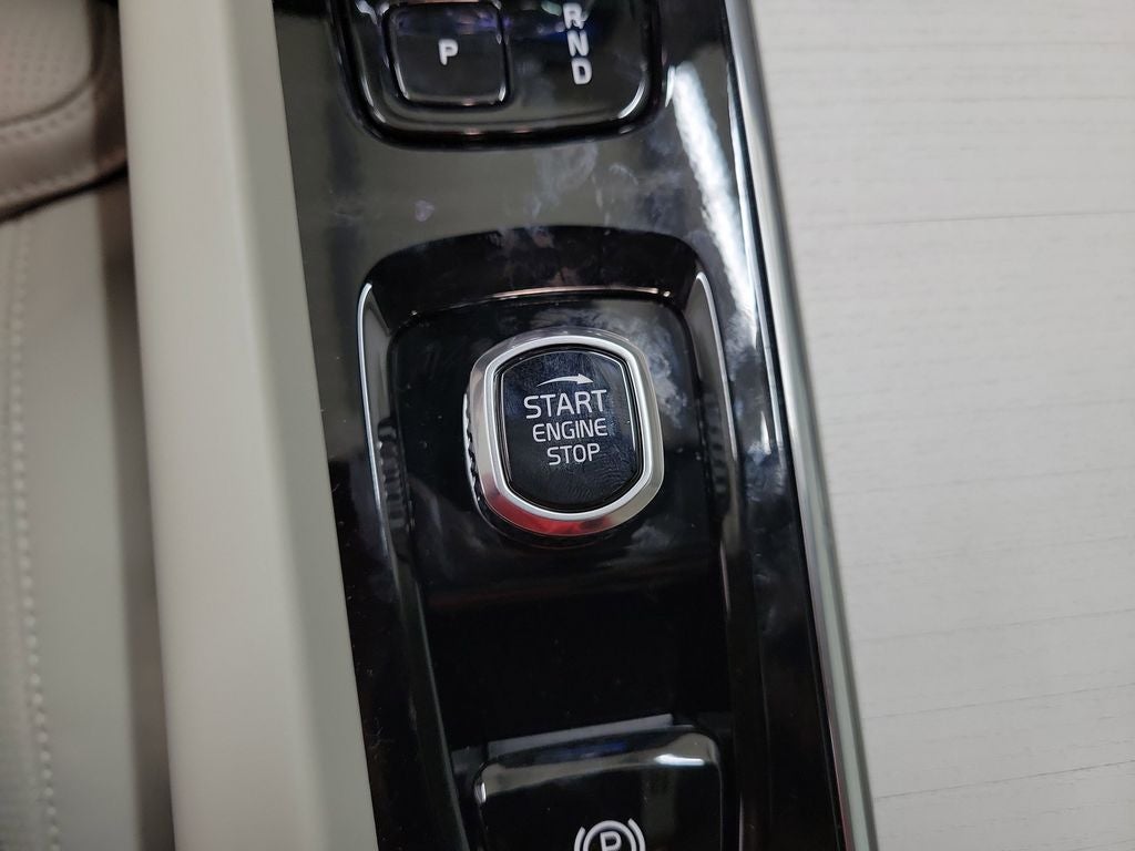 2026 Volvo XC60 B5 Ultra