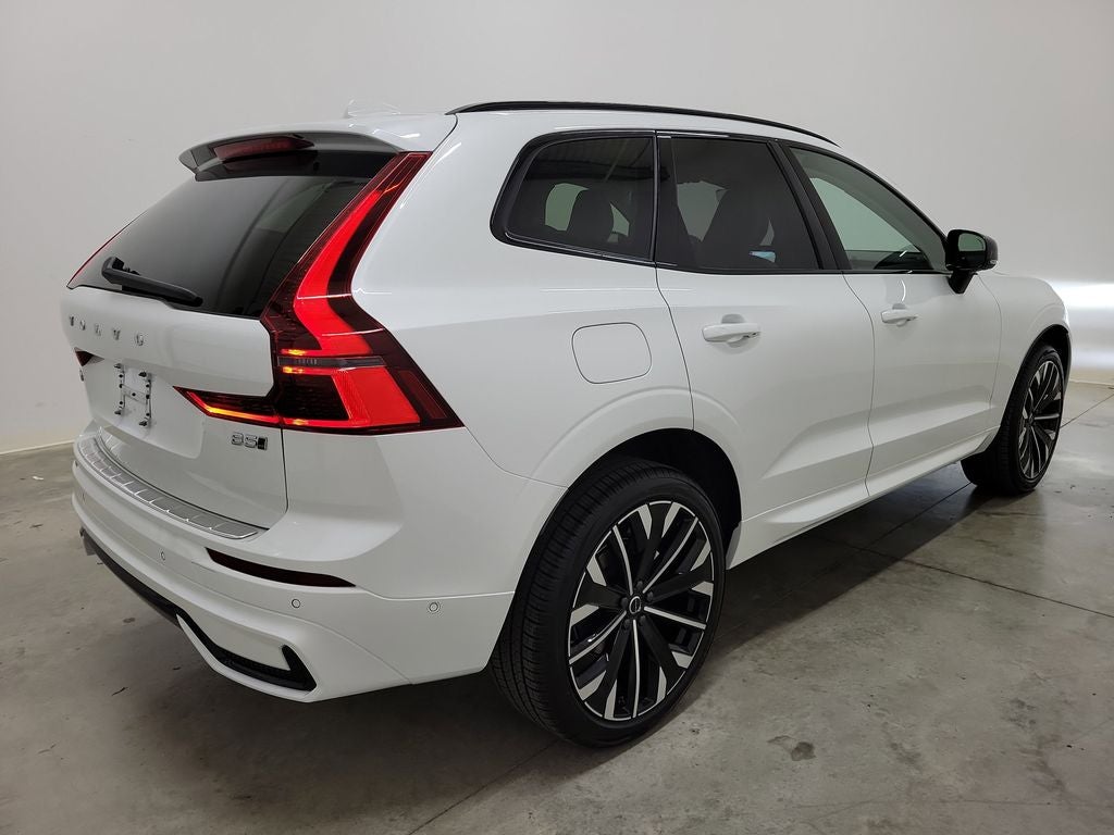 2026 Volvo XC60 B5 Ultra