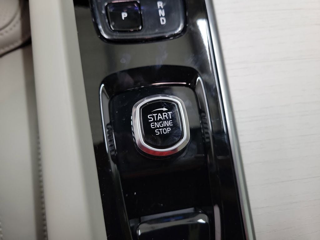 2026 Volvo XC60 B5 Ultra