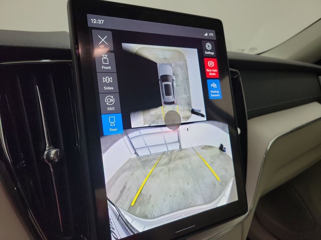 2026 Volvo XC60 B5 Ultra