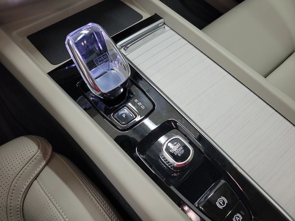 2026 Volvo XC60 B5 Ultra