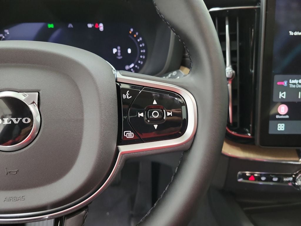 2026 Volvo XC60 B5 Ultra