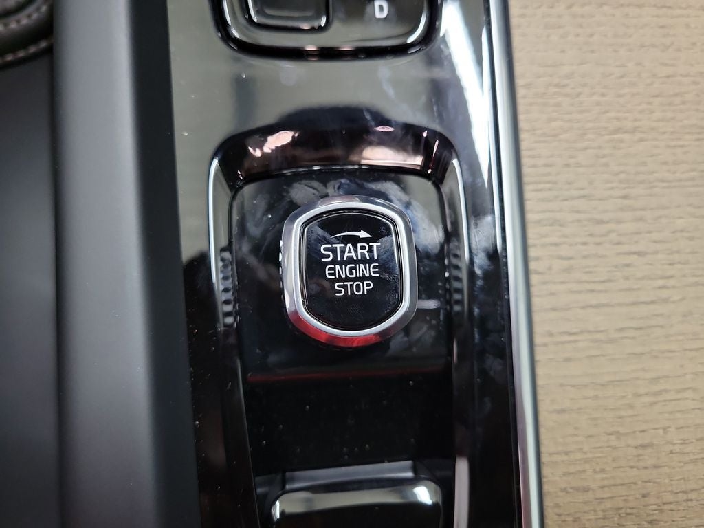 2026 Volvo XC60 B5 Ultra