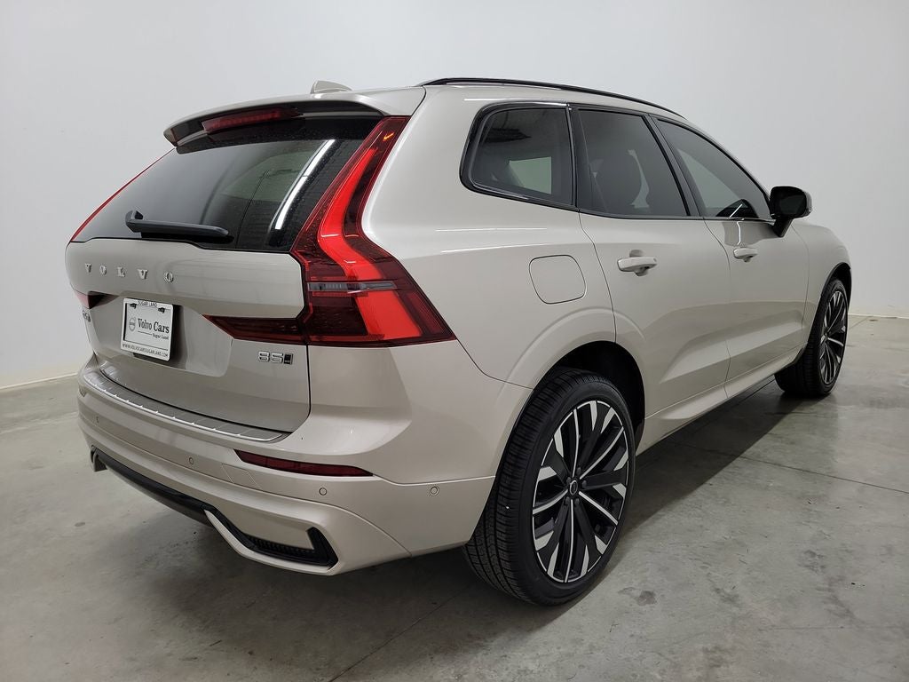 2026 Volvo XC60 B5 Ultra