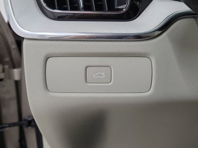 2026 Volvo XC60 B5 Ultra